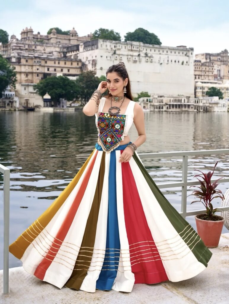 Lehenga Fabric : Pure Rayon Gota Patti Lace Touch Up Original Mirror Gamthi Work With Gotta Patti And Cowrie (Kodi) Lace Touch Up